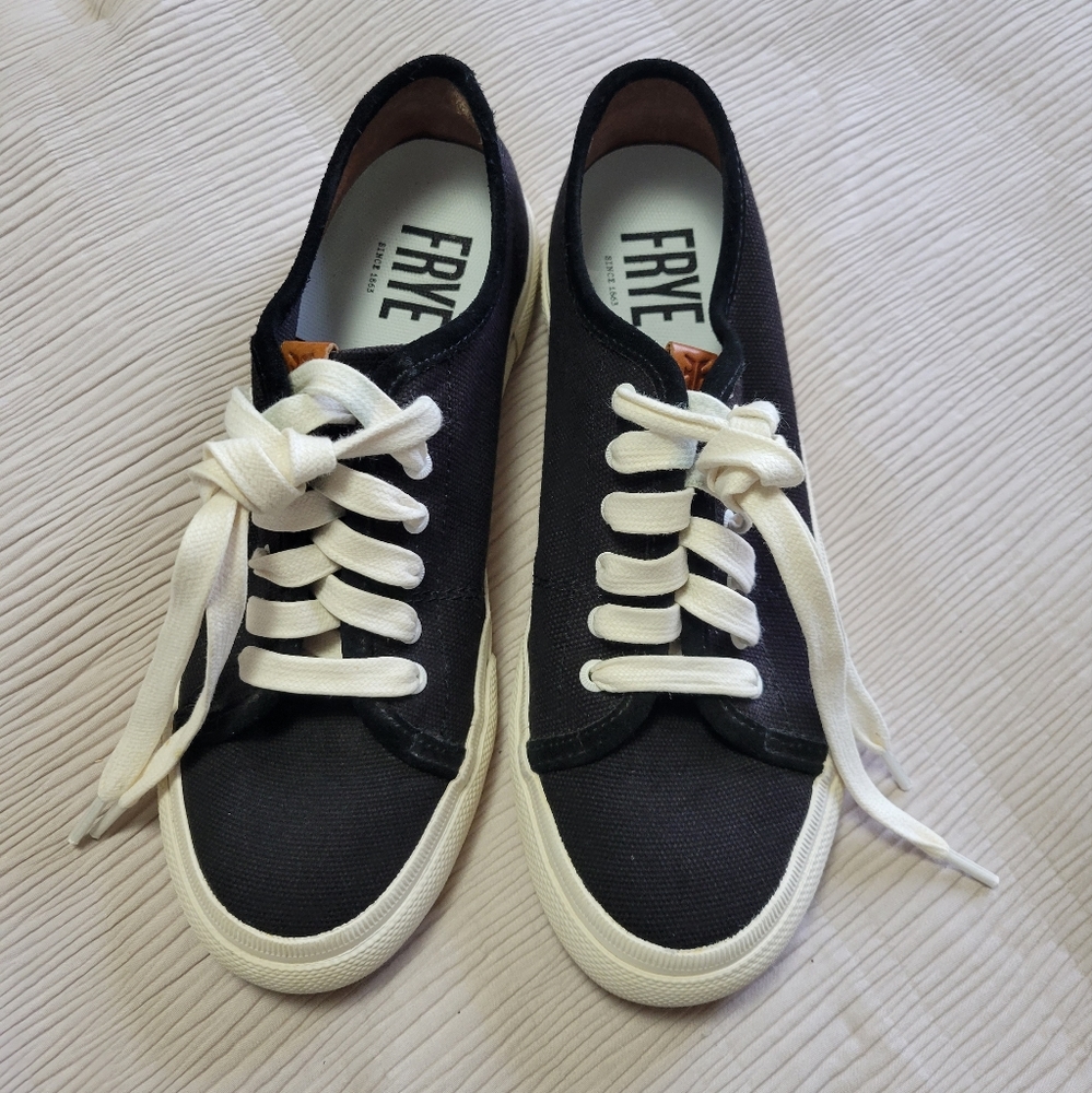 Frye Gia Canvas Black Low Casual Sneakers